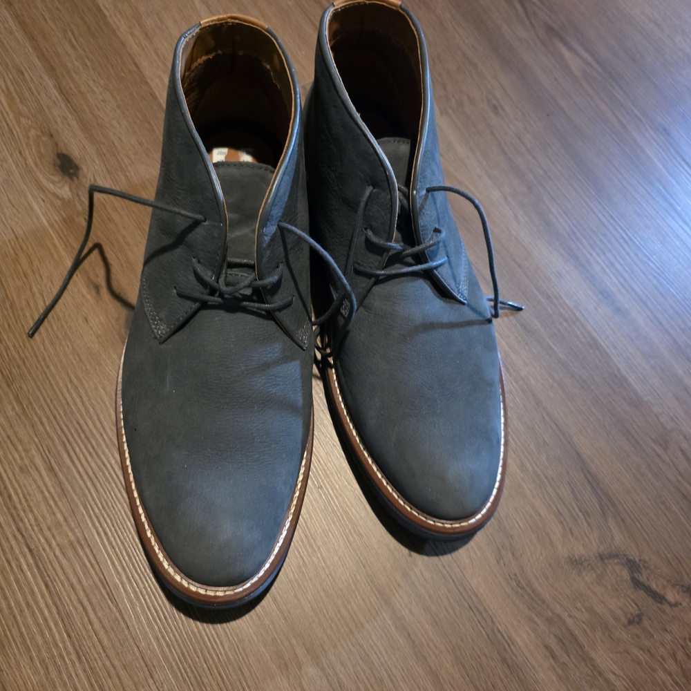 Men's Gray Leather Chukkas Size 11